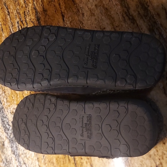 NEW-Dearfoams FEELS LIKE HOME Indoor/Outdoor Slippers.  SIZE: L (11-12) - Picture 5 of 6